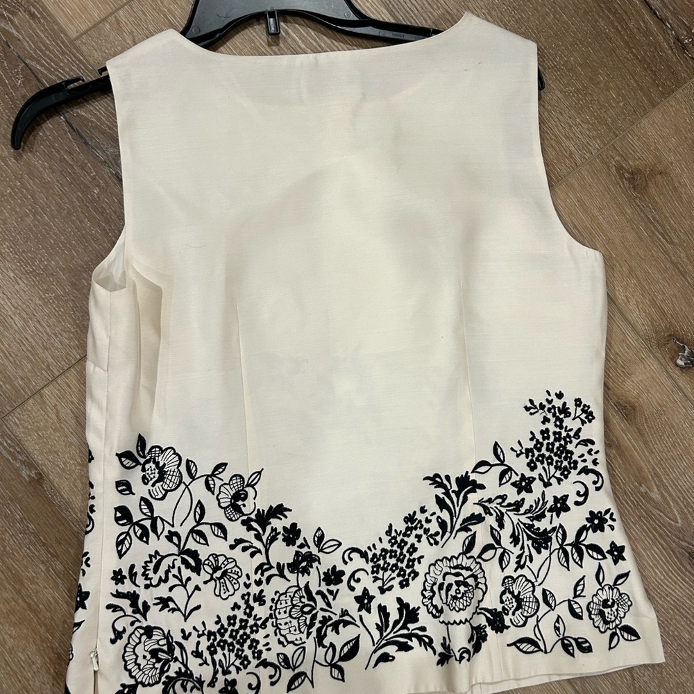 Talbots Cream and Black Floral Blouse - Picture 4 of 4